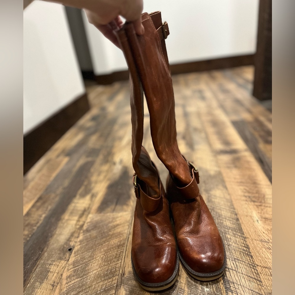 Lucky brand riding boots size not marked but fits like 8